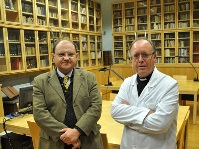 Alumnos de la UCV analizarán la conservación de los documentos del Archivo de la Catedral de Valencia