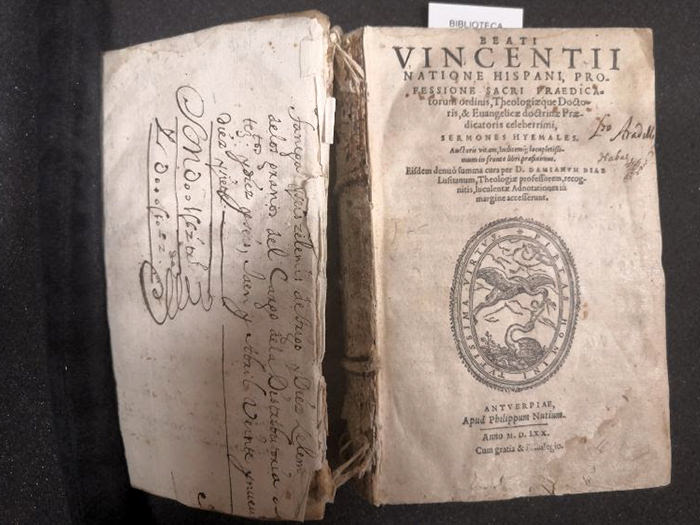 El Archivo incorpora un sermonario de san Vicente Ferrer editado en Amberes en 1570