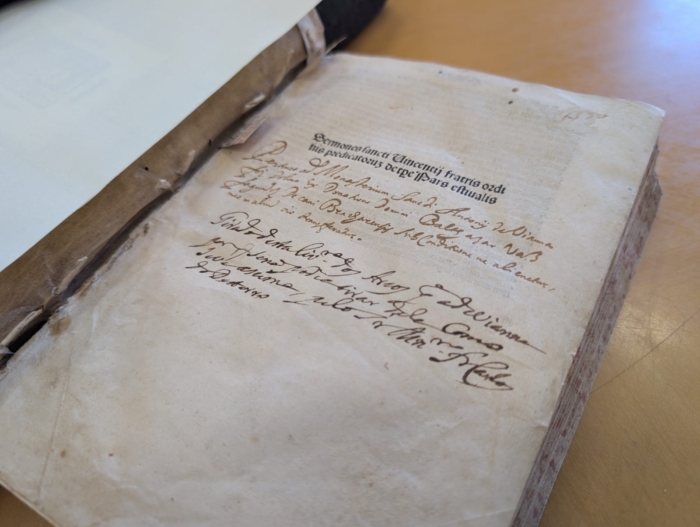 La Catedral enriquece su colección de incunables con un sermonario de San Vicente Ferrer